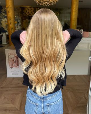 Chtěla by jsi nádherné vlasy, které ti tvůj muž tentokrát nezapomene pochválit? BALAYAGE... přirozená a praktická technika...