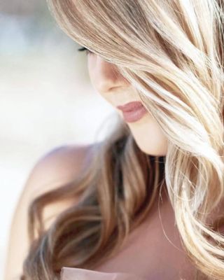 PRVNÍ POHLED NA KOLEKCI ZLATÁ HODINKA ✨ Odhalujeme první snímek z naší jarní kolekce zachycený při magickém západu slunce!...